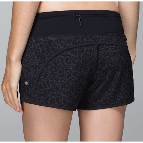 Lululemon Run Times Short *4-way Stretch
Petal Camo Printed Black Deep Coal Sz 4 - Picture 1 of 8